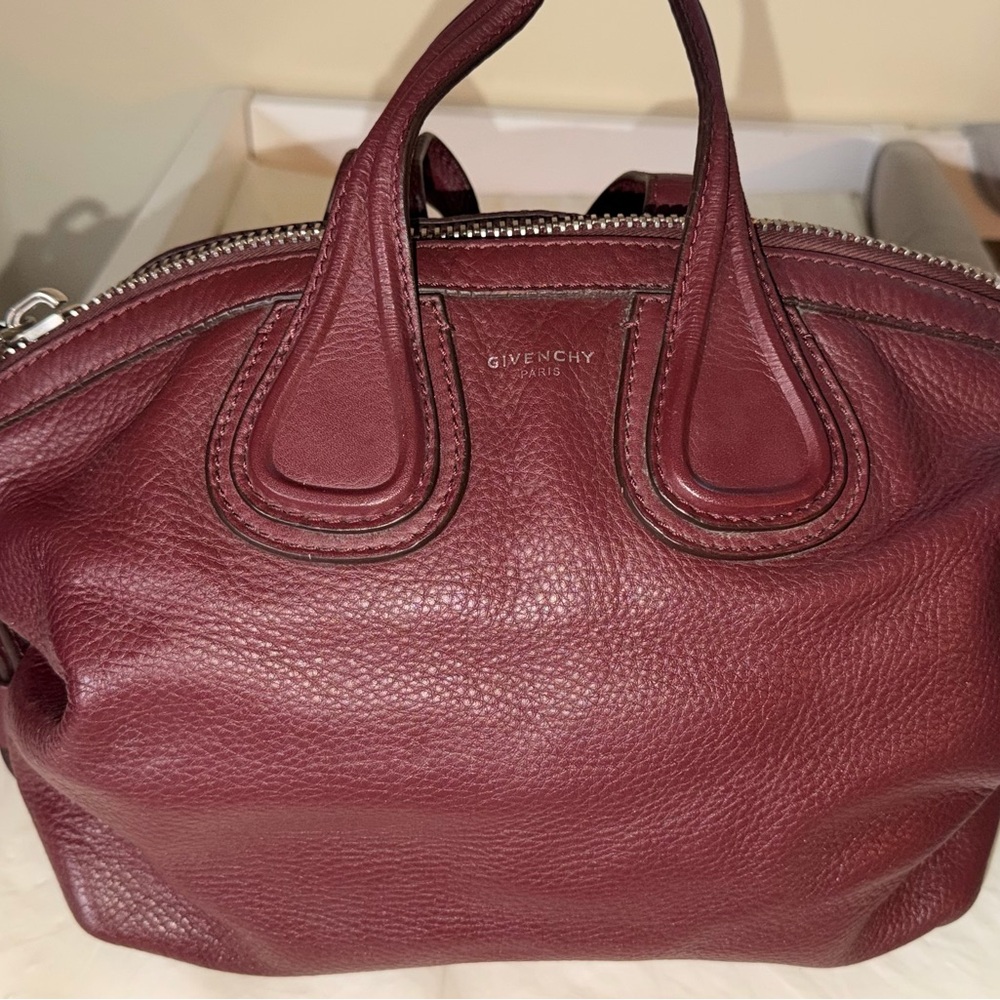 Givenchy Antigona Medium Satchel in Burgundy Pebbled Leather Authentic